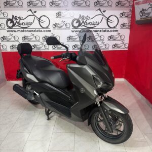 YAMAHA X-MAX 250